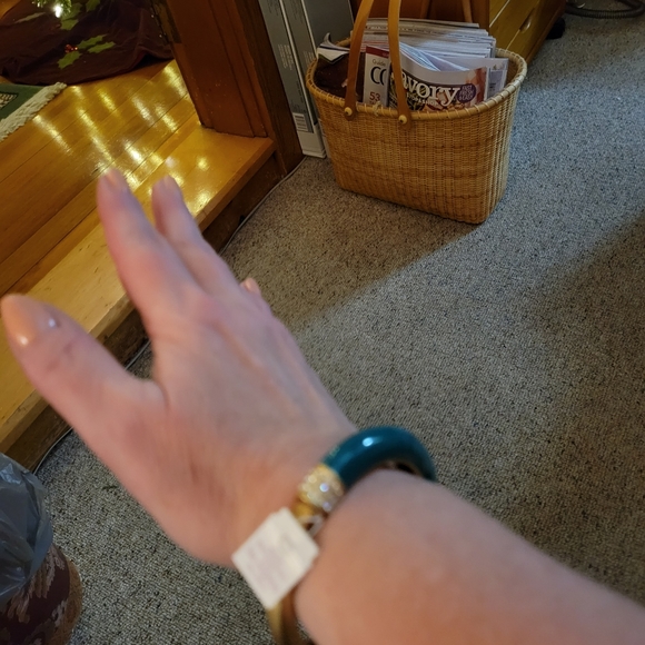 Lia Sophia Green resin bangle - Picture 2 of 4